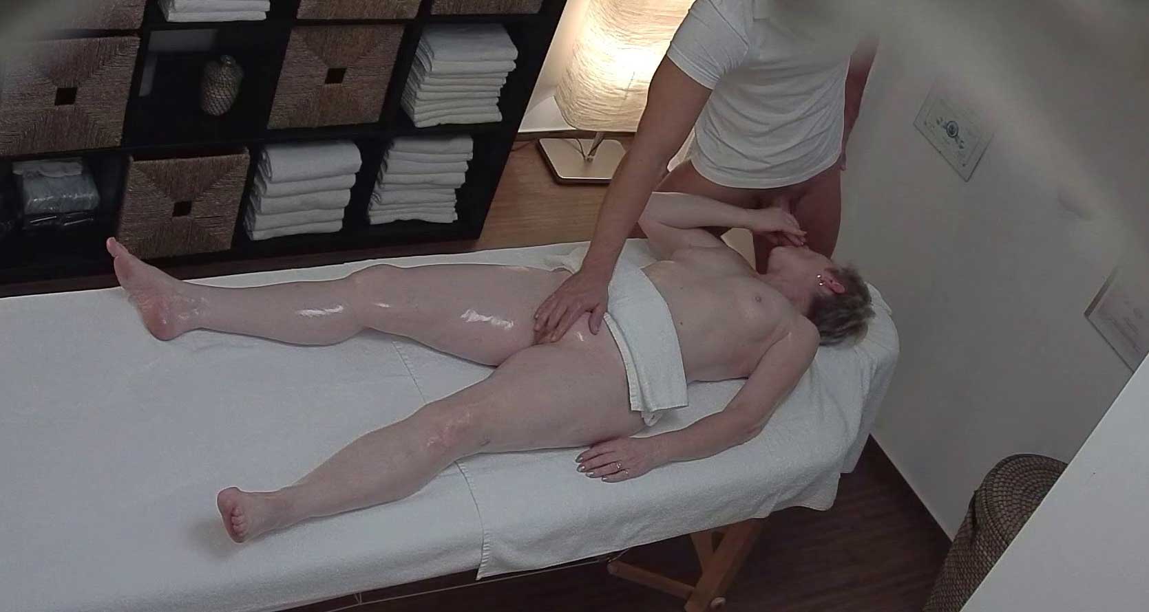 Czech Massage 251