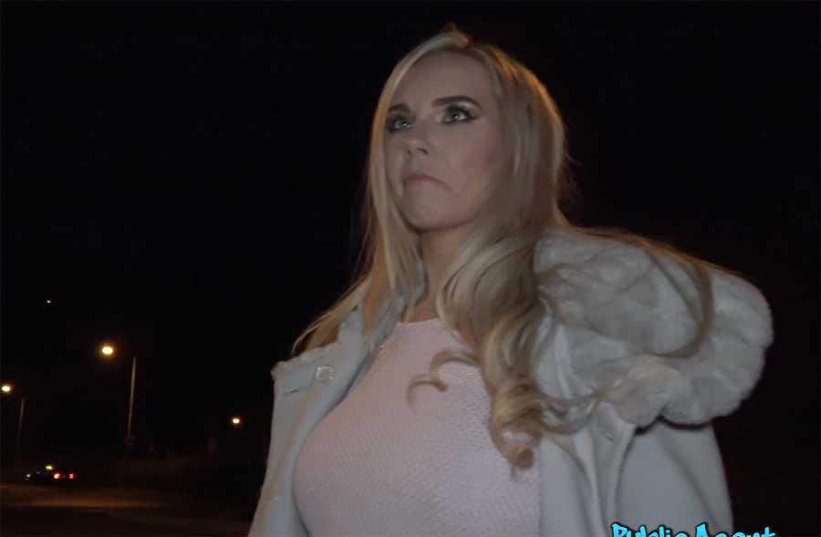 Florane Russell - Fucked in car and cum on her tits